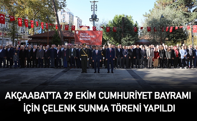 AKÇAABAT’TA 29 EKİM CUMHURİYET BAYRAMI İÇİN ÇELENK SUNMA TÖRENİ YAPILDI